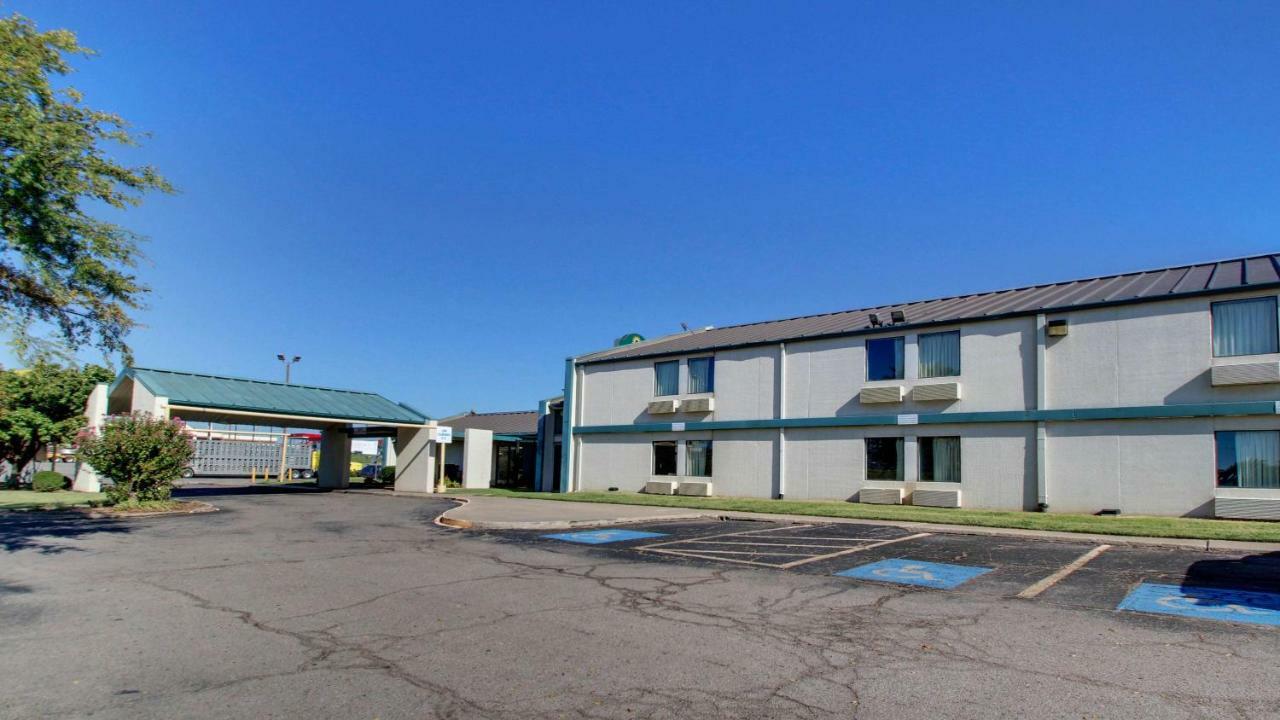 Baymont Inn & Suites Shawnee Zewnętrze zdjęcie